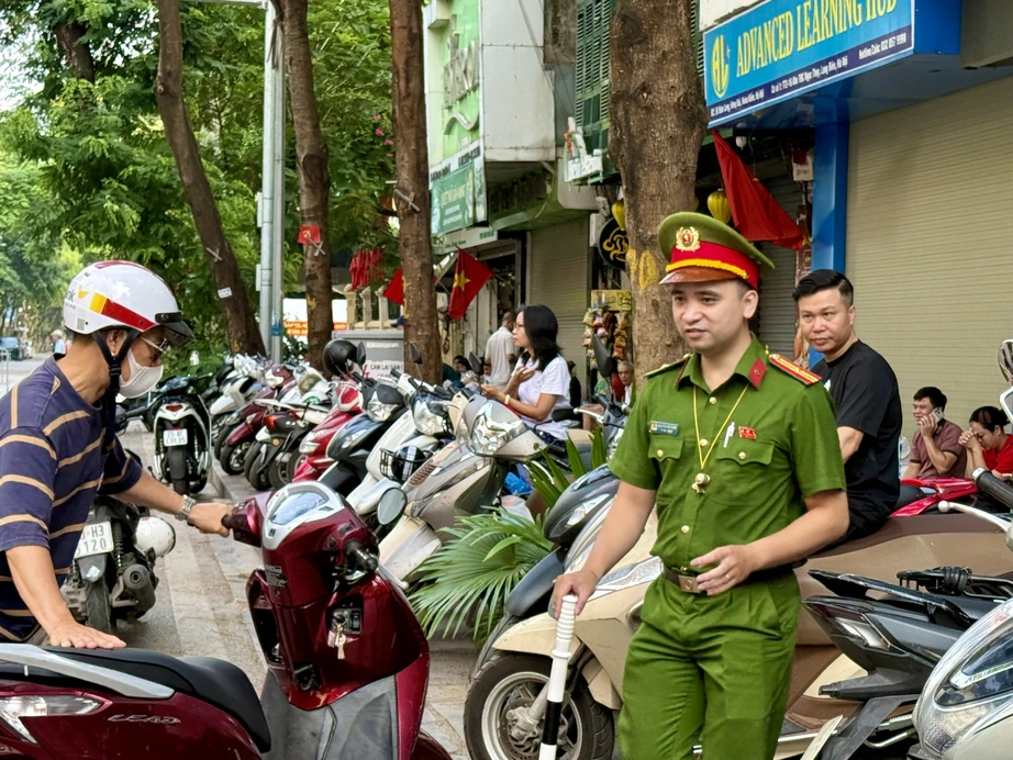 C&ocirc;ng an H&agrave; Nội bảo đảm an to&agrave;n ng&agrave;y thi đầu ti&ecirc;n v&agrave;o lớp 10- Ảnh 5.