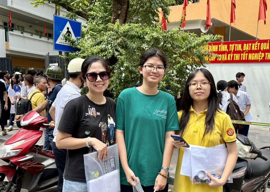 Đề Ngữ văn mở rộng li&ecirc;n hệ giữa văn chương v&agrave; đời sống hiện đại- Ảnh 3.