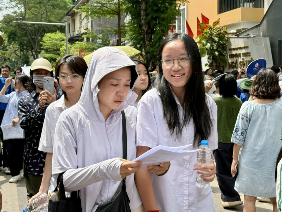 Đề Ngữ văn mở rộng li&ecirc;n hệ giữa văn chương v&agrave; đời sống hiện đại- Ảnh 2.