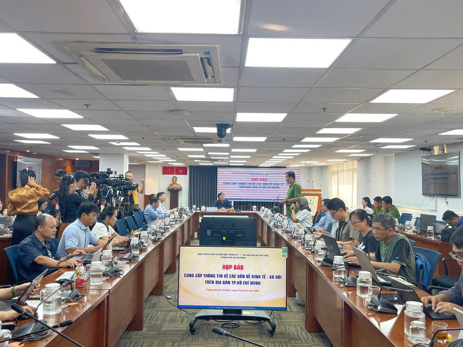 TP.HCM xử l&yacute; hơn 33.000 vi phạm lấn chiếm vỉa h&egrave;, thu gần 29 tỷ đồng- Ảnh 1.