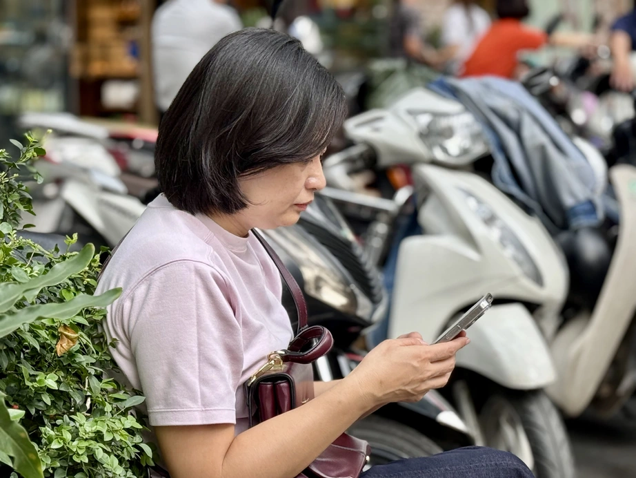 Hơn 1,2 triệu th&iacute; sinh l&agrave;m b&agrave;i thi Ngữ văn tốt nghiệp THPT 2026- Ảnh 4.