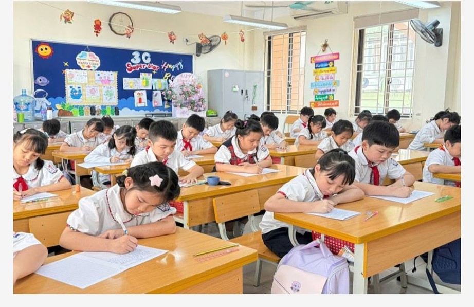 Bộ GD&ĐT: Hoạt động ngo&agrave;i giờ kh&ocirc;ng được biến tướng th&agrave;nh dạy th&ecirc;m - Ảnh 1.