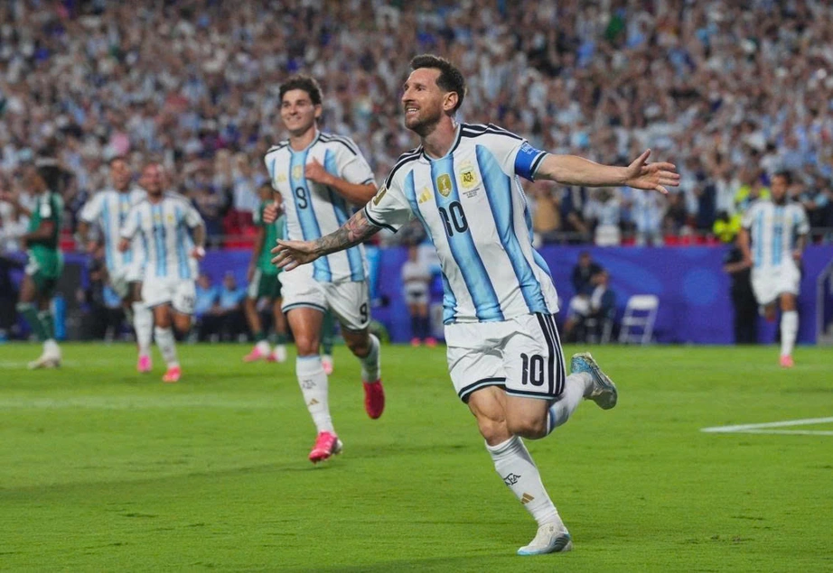 Lionel Messi c&acirc;n bằng kỷ lục vĩ đại nhất lịch sử World Cup - Ảnh 1.