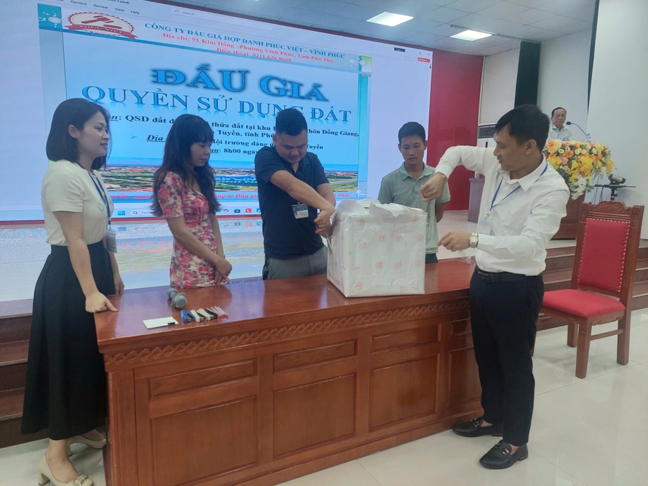 Phú Thọ bảo đảm công khai, minh bạch trong đấu giá quyền sử dụng đất- Ảnh 2. Phú Thọ bảo đảm công khai, minh bạch trong đấu giá quyền sử dụng đất- Ảnh 2.