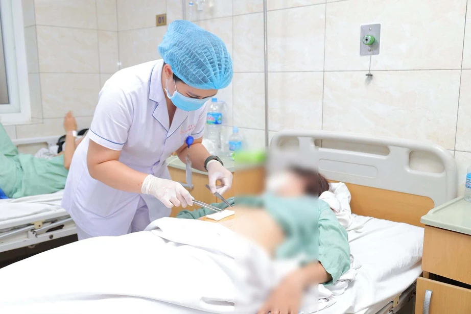 Cảnh báo bệnh hiếm gặp có dấu hiệu dễ nhầm lẫn với viêm ruột thừa cấp - Ảnh 1.