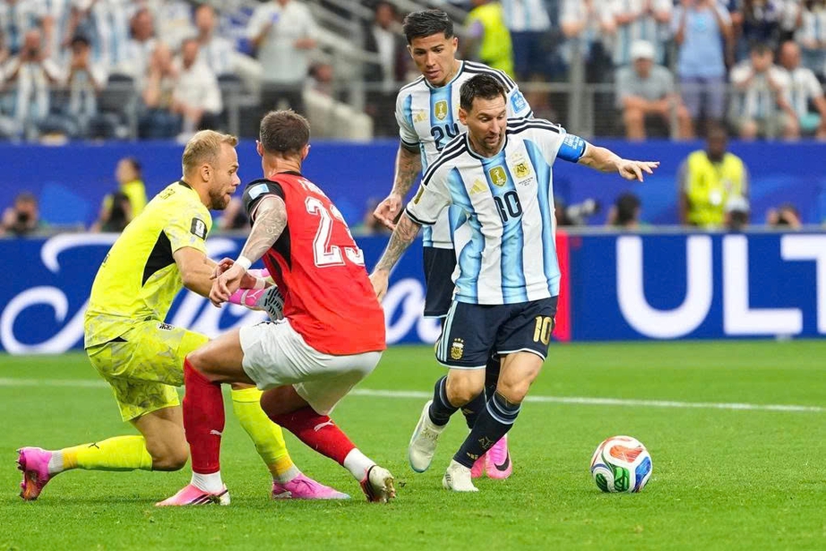 World Cup 2026: Messi nhận m&oacute;n qu&agrave; đặc biệt trong ng&agrave;y sinh nhật - Ảnh 2.