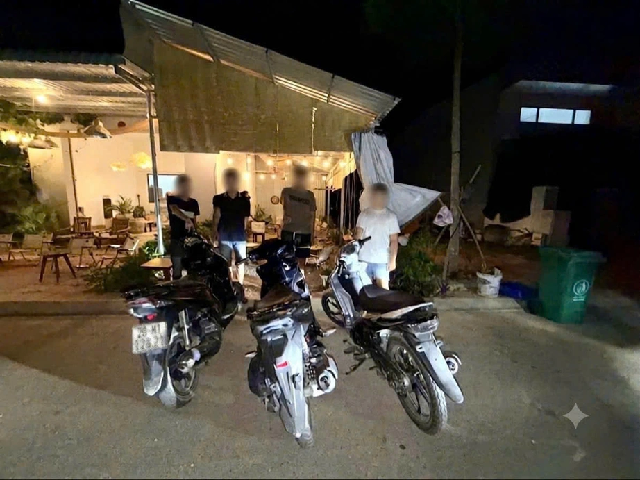 Xử l&yacute; nh&oacute;m thanh, thiếu ni&ecirc;n cầm dao rượt đuổi g&acirc;y n&aacute;o loạn đường phố ở Gia Lai - Ảnh 2.