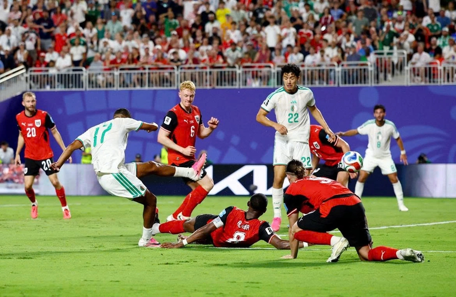 &Aacute;o v&agrave; Algeria kh&ocirc;ng d&agrave;n xếp tỷ số: H&ograve;a 3 - 3 tại World Cup 2026 - Ảnh 2.
