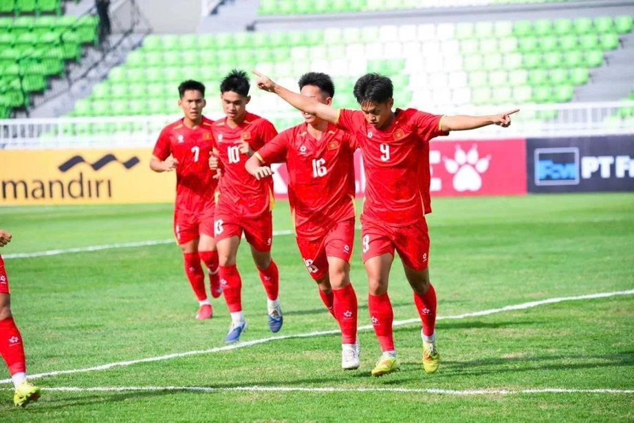 U19 Đ&ocirc;ng Nam &Aacute; 2026: Việt Nam thắng đậm Myanmar- Ảnh 2.