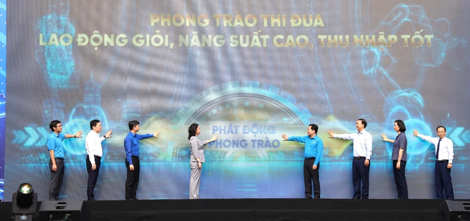 Khơi dậy sức s&aacute;ng tạo, n&acirc;ng cao năng suất lao động trong kỷ nguy&ecirc;n mới- Ảnh 1.