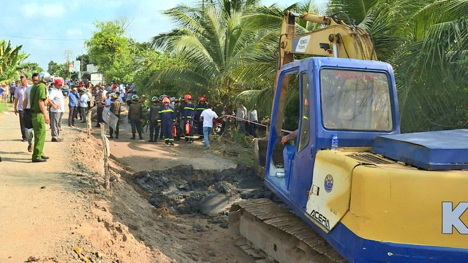 Ki&ecirc;n quyết bảo vệ thi c&ocirc;ng, tăng tốc ho&agrave;n thiện tuyến đường ĐT978- Ảnh 1.