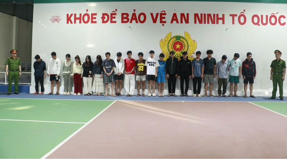 Nghệ An: Triệt ph&aacute; ổ nh&oacute;m đ&aacute;nh bạc v&agrave; rửa tiền h&agrave;ng triệu USD- Ảnh 1.