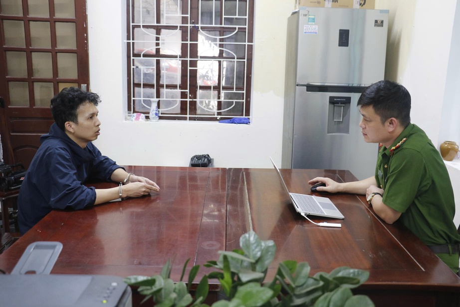 Nghệ An: Triệt ph&aacute; ổ nh&oacute;m đ&aacute;nh bạc v&agrave; rửa tiền h&agrave;ng triệu USD- Ảnh 2.