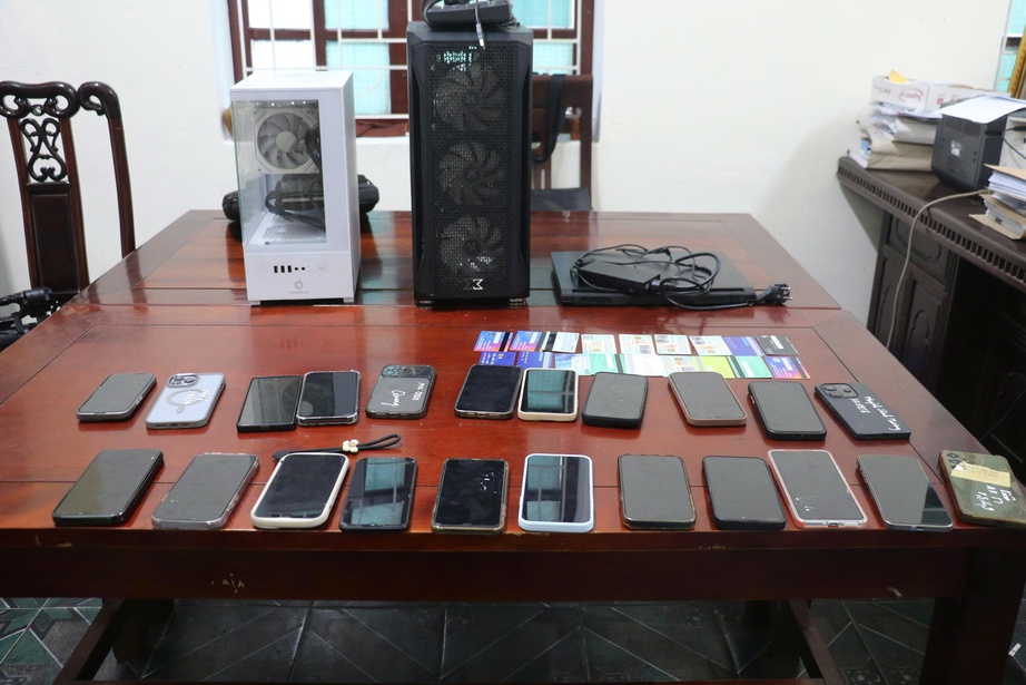 Nghệ An: Triệt ph&aacute; ổ nh&oacute;m đ&aacute;nh bạc v&agrave; rửa tiền h&agrave;ng triệu USD- Ảnh 4.