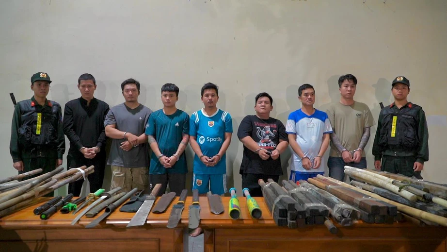 TP.HCM: Triệt phá băng giang hồ "Chành cua 46" đe dọa thương lái, ép đóng tiền bảo kê- Ảnh 1. TP.HCM: Triệt phá băng giang hồ "Chành cua 46" đe dọa thương lái, ép đóng tiền bảo kê- Ảnh 1.