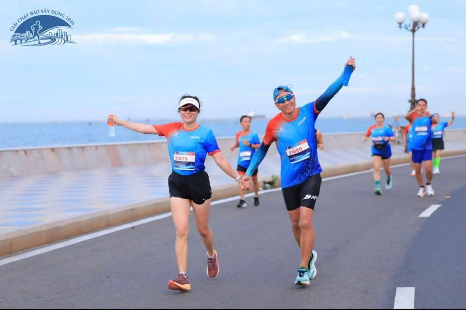 Giải chạy B&aacute;o X&acirc;y dựng 2026:&nbsp;Những điều đọng lại sau vạch đ&iacute;ch - Ảnh 4.