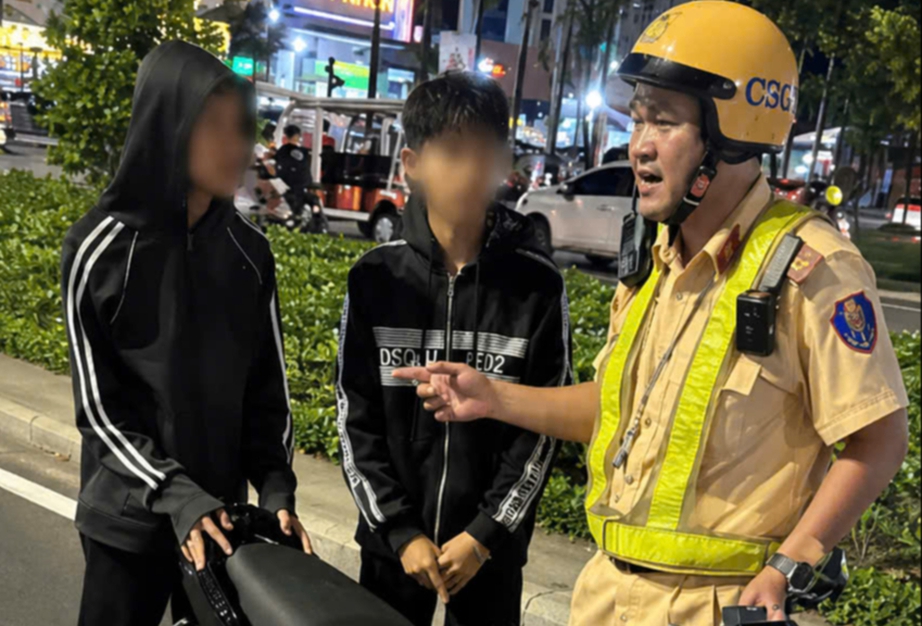 Gia Lai: Bay plycam quét nhiều tuyến đường, xử lý thanh thiếu niên vi phạm giao thông - Ảnh 1.