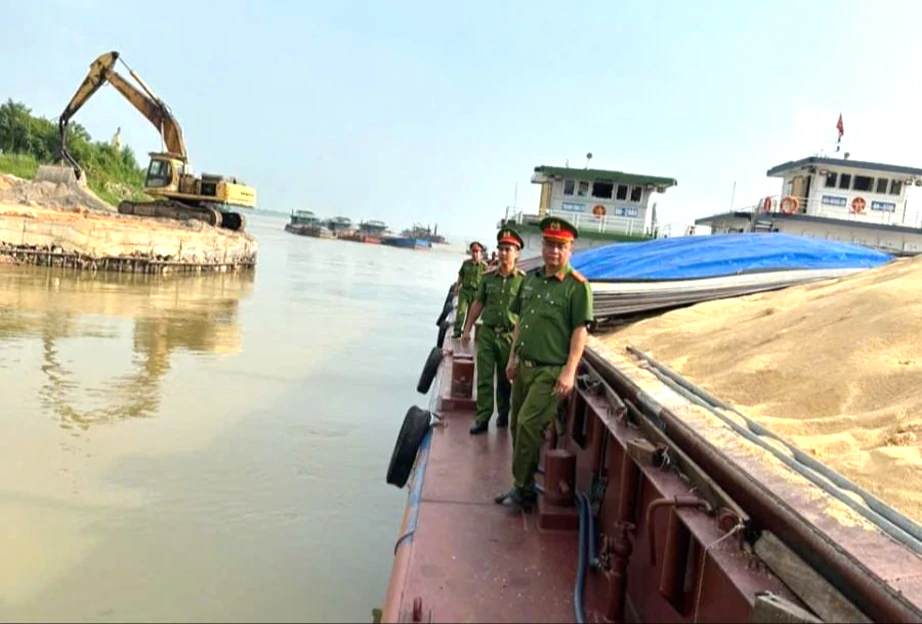 Ph&uacute; Thọ chủ động bảo đảm an to&agrave;n giao th&ocirc;ng đường thủy trong m&ugrave;a mưa lũ 2026 - Ảnh 1.