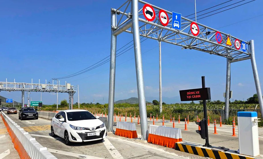 Cục Đường bộ: 5 dự &aacute;n cao tốc Bắc - Nam kh&oacute; kịp thu ph&iacute; theo kế hoạch - Ảnh 1.