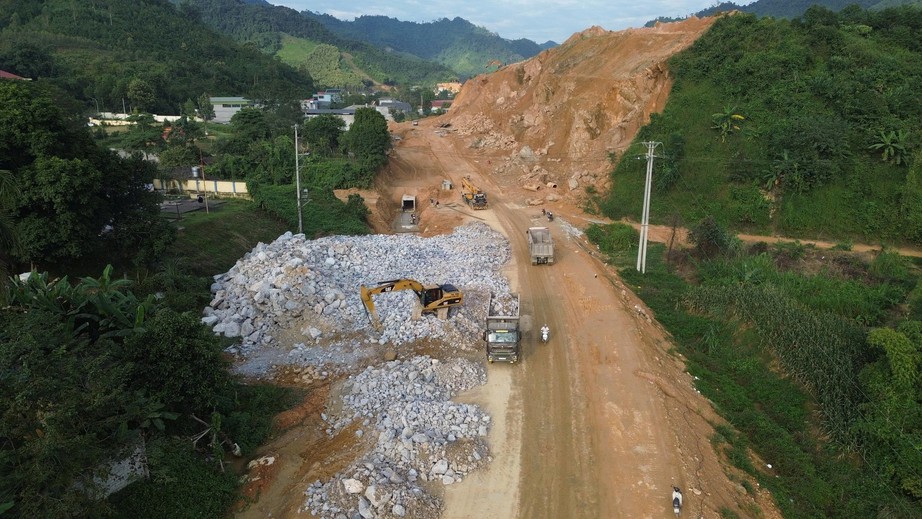 Bộ X&acirc;y dựng y&ecirc;u cầu linh hoạt biện ph&aacute;p, đẩy nhanh tiến độ giải ng&acirc;n dự &aacute;n giao th&ocirc;ng - Ảnh 1.
