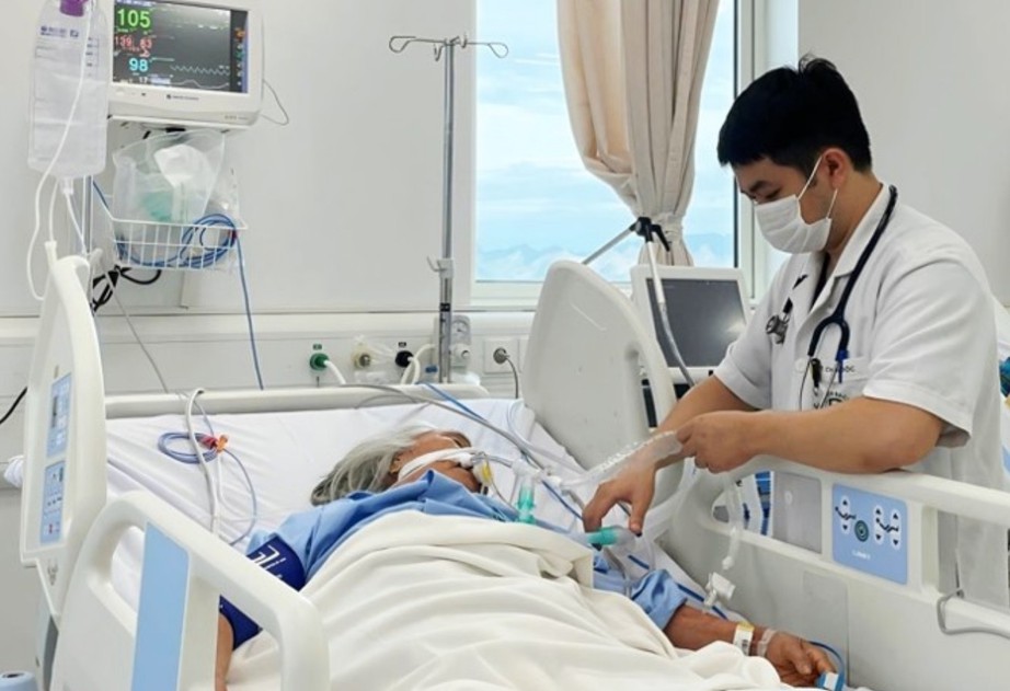 V&agrave;o m&ugrave;a mưa b&atilde;o, li&ecirc;n tiếp nhiều ca rắn cắn nhập viện - Ảnh 1.