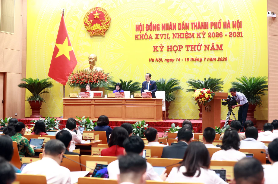 Chủ tịch H&agrave; Nội: Khẩn trương đưa c&aacute;c cơ chế, ch&iacute;nh s&aacute;ch, quy hoạch v&agrave;o cuộc sống - Ảnh 2.