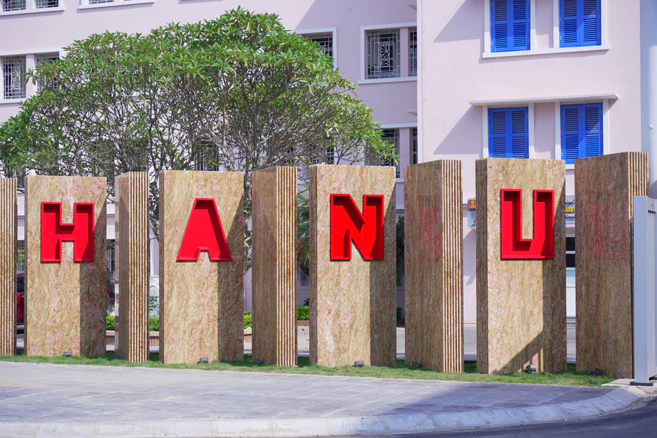 Trường Đại học H&agrave; Nội l&yacute; giải việc loại gần 150 hồ sơ x&eacute;t tuyển - Ảnh 1.