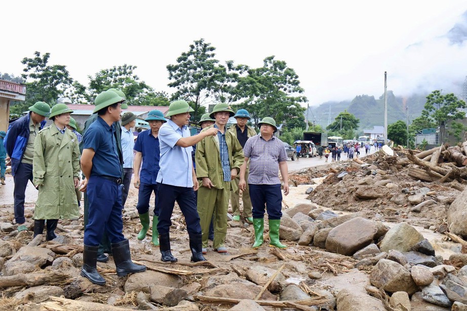 Đảm bảo đời sống cho người dân khu vực thiên tai - Ảnh 1.