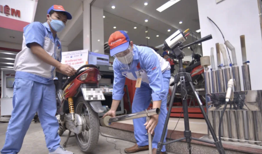 Chủ động chuẩn bị nhân lực, sẵn sàng triển khai kiểm định khí thải xe máy từ năm 2027 - Ảnh 1.