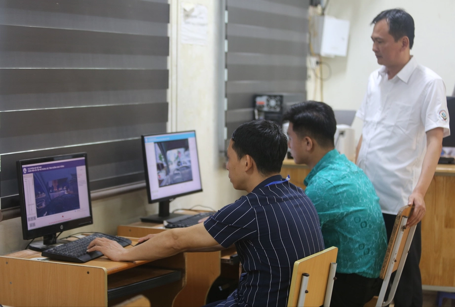 Thanh H&oacute;a: Th&iacute; sinh giảm &aacute;p lực sau khi bỏ b&agrave;i thi m&ocirc; phỏng tr&ecirc;n m&aacute;y t&iacute;nh - Ảnh 2.