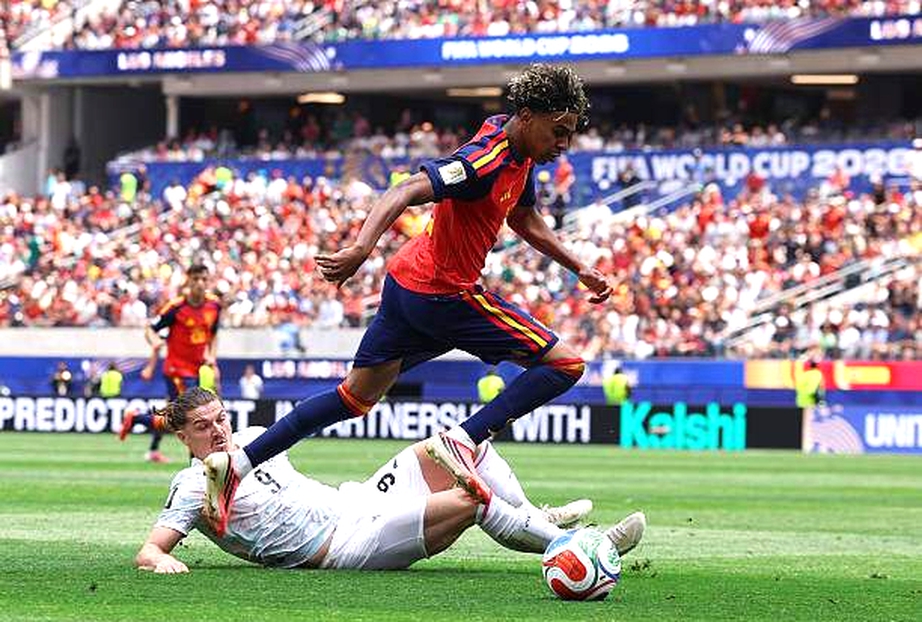 T&acirc;y Ban Nha thuyết phục đ&aacute;nh bại &Aacute;o 3 - 0 tại World Cup 2026 - Ảnh 1.