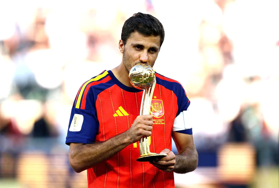Vượt mặt Messi, Rodri giành Quả bóng vàng World Cup 2026 - Ảnh 1.