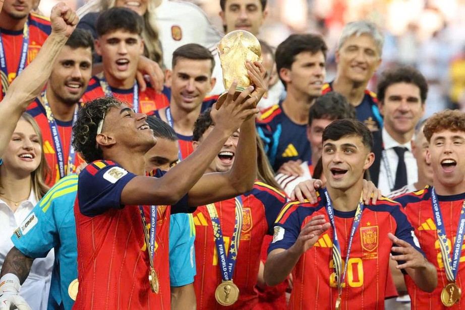 Đội tuyển Tây Ban Nha sẽ còn mạnh hơn ở World Cup 2030? - Ảnh 2.