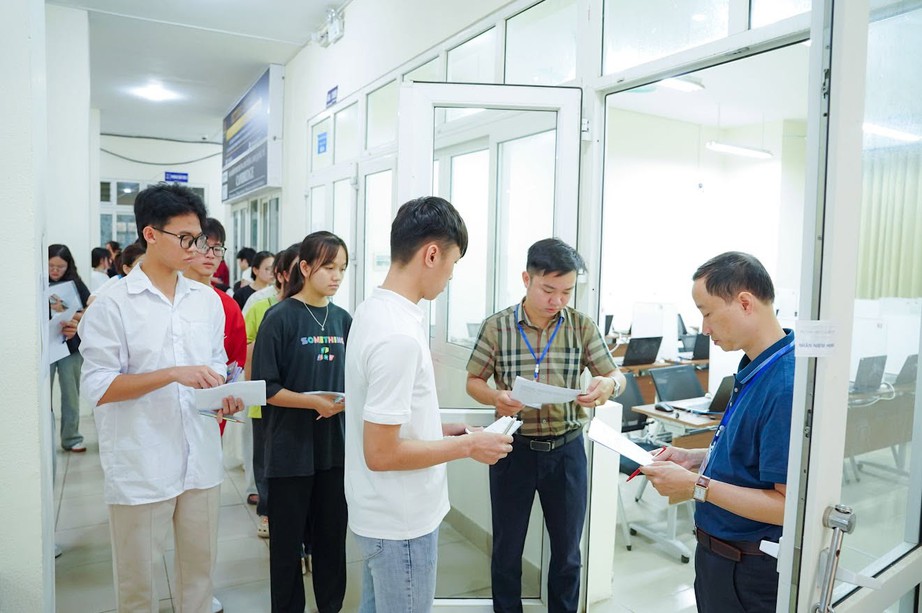 Bộ Giáo dục và Đào tạo yêu cầu rà soát gấp dữ liệu tuyển sinh đại học - Ảnh 1.