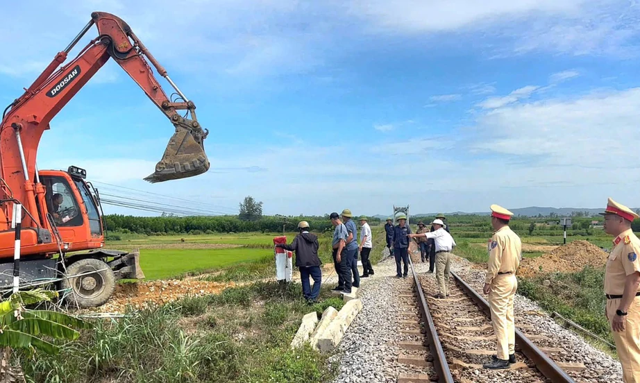 Đóng 5 lối đi tự mở trên tuyến đường sắt Bắc - Nam qua Quảng Trị - Ảnh 1.
