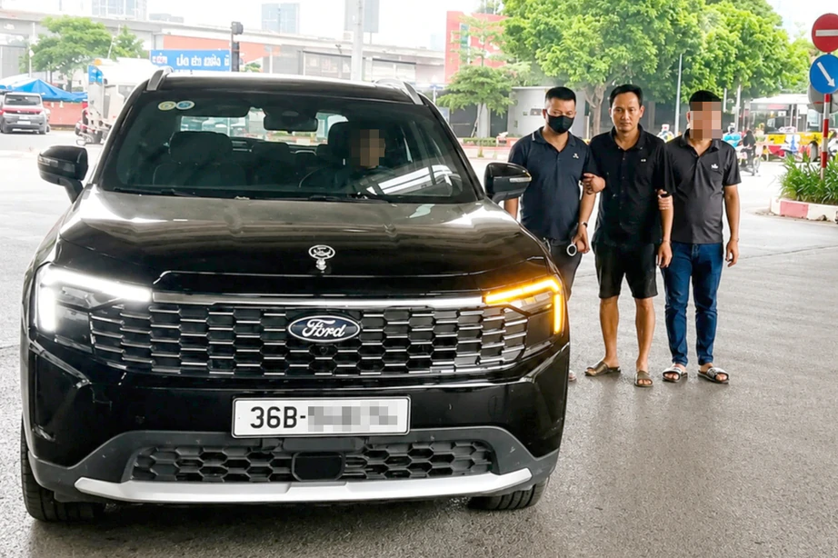 Lời khai bất ngờ của t&agrave;i xế &ocirc; t&ocirc; ủn CSGT đi l&ugrave;i rồi bỏ chạy ở H&agrave; Nội - Ảnh 1.