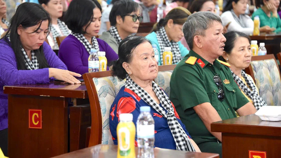 168 người vợ thương binh nặng được tri &acirc;n trong chương tr&igrave;nh "Tri &acirc;n người giữ lửa" - Ảnh 1.