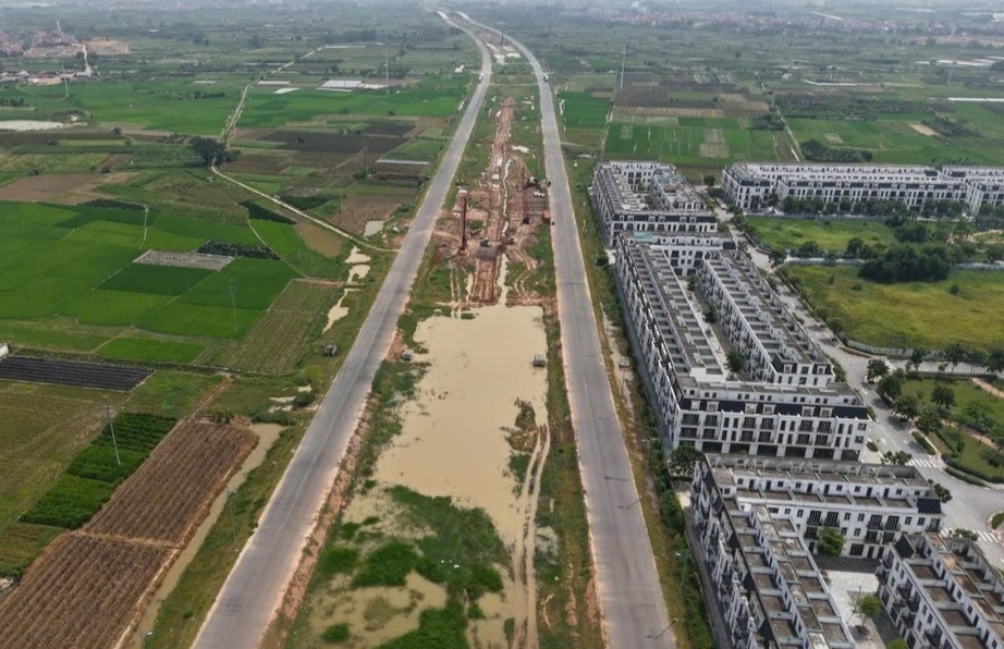 H&agrave; Nội kiến nghị th&aacute;o gỡ vướng mắc để đẩy nhanh tiến độ đường V&agrave;nh đai 4 - Ảnh 1.