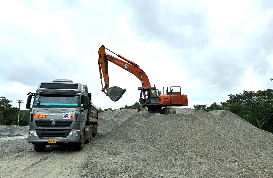 Đắk Lắk chỉ đạo bảo đảm vật liệu cho c&aacute;c c&ocirc;ng tr&igrave;nh trọng điểm - Ảnh 1.