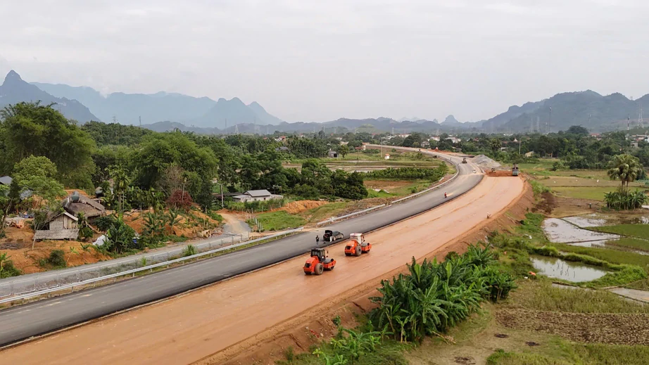 Lượng việc c&ograve;n lại lớn, cao tốc Tuy&ecirc;n Quang - H&agrave; Giang vẫn đối diện nguy cơ lỡ tiến độ - Ảnh 1.
