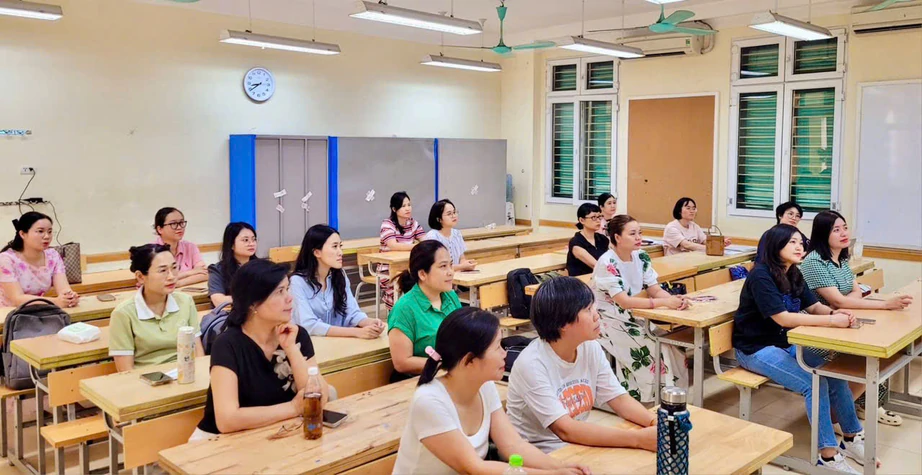 Giáo viên cả nước hoàn thành tập huấn sử dụng bộ sách giáo khoa mới - Ảnh 2.