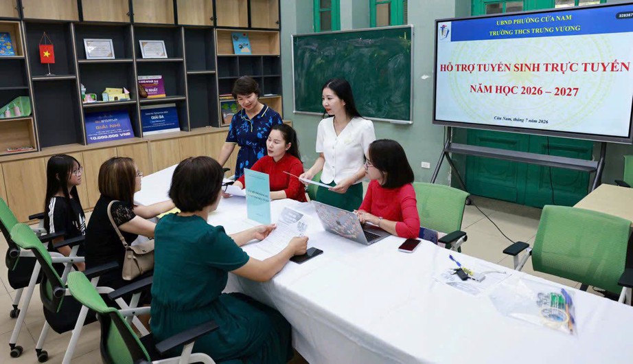 Tuyển sinh lớp 6 ở H&agrave; Nội: Kh&ocirc;ng ph&aacute;t sinh thủ tục l&agrave;m kh&oacute; phụ huynh - Ảnh 1.