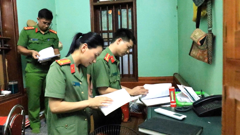 Khởi tố hai Ph&oacute; chủ tịch x&atilde; tham &ocirc; gần 7 tỷ đồng tại Lạng Sơn - Ảnh 2.