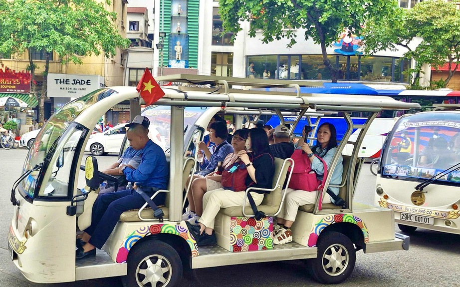 Doanh thu du lịch 6 th&aacute;ng đầu năm đạt 569 ngh&igrave;n tỷ đồng - Ảnh 1.