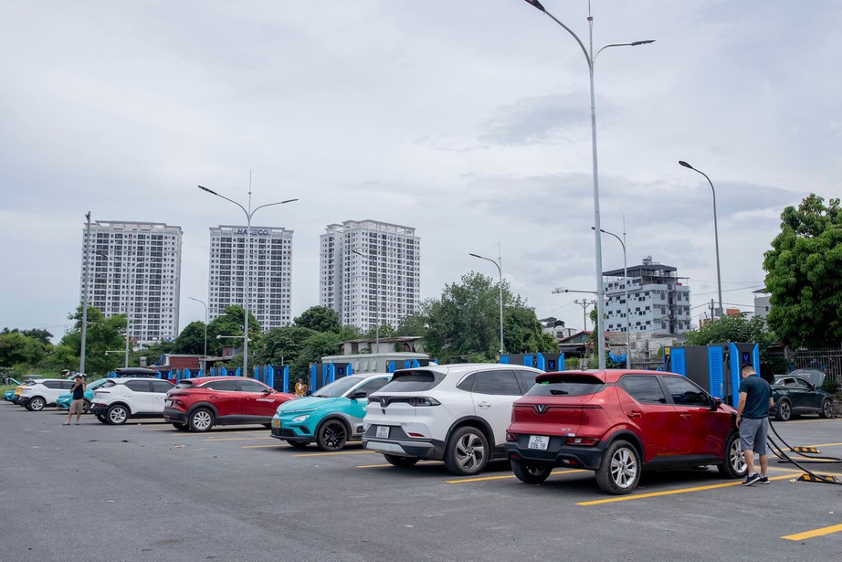 Đề xuất loạt quy chuẩn về trụ sạc, trạm sạc&nbsp;xe điện - Ảnh 1.