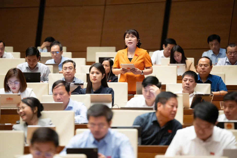 ĐBQH: Kh&ocirc;ng để doanh nghiệp g&aacute;nh rủi ro từ chậm GPMB, điều chỉnh quy hoạch - Ảnh 1.