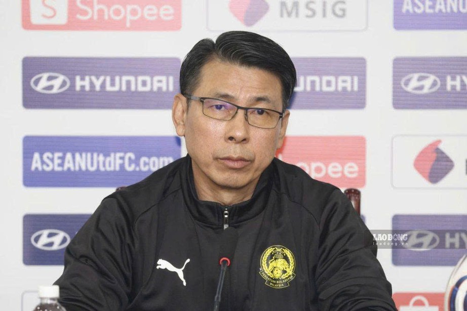 HLV Kim Sang-sik khen ngợi hai ng&ocirc;i sao của tuyển Việt Nam sau trận thắng Malaysia - Ảnh 2.