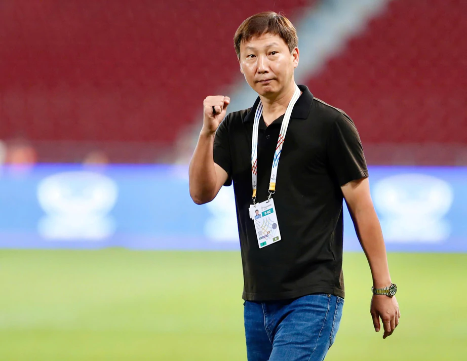 HLV Anthony Hudson thừa nhận tuyển Việt Nam được đ&aacute;nh gi&aacute; cao trước chung kết AFF Cup 2026 - Ảnh 2.