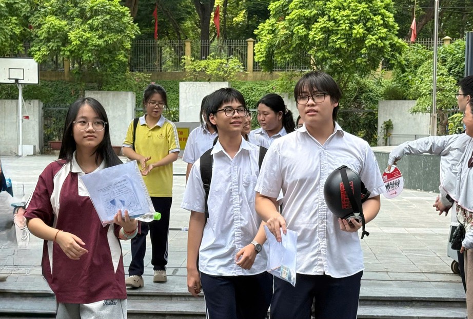 Thi vào lớp 10: Từ đề xuất thi hai môn đến bài toán giảm áp lực - Ảnh 1.