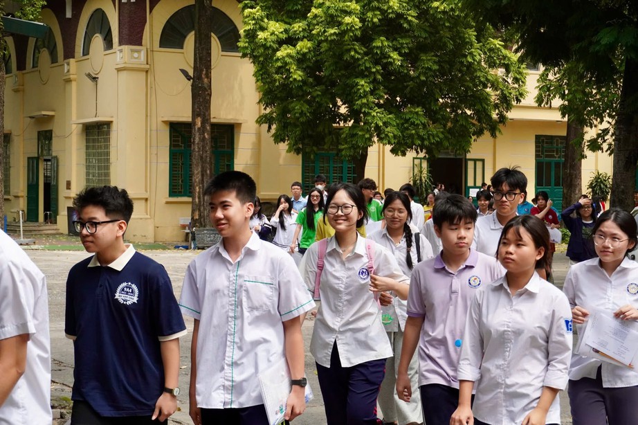 Thi vào lớp 10: Từ đề xuất thi hai môn đến bài toán giảm áp lực - Ảnh 2.